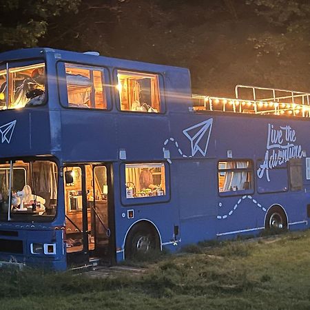 Delightful 2 Bed Double Decker Bus With Hot Tub Hotell Uckfield Exteriör bild